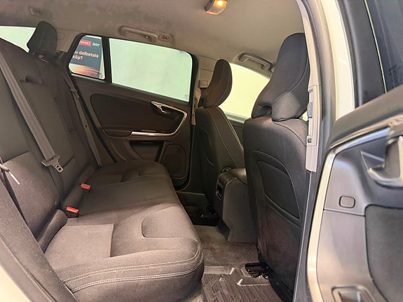 Volvo V60 12 of 18