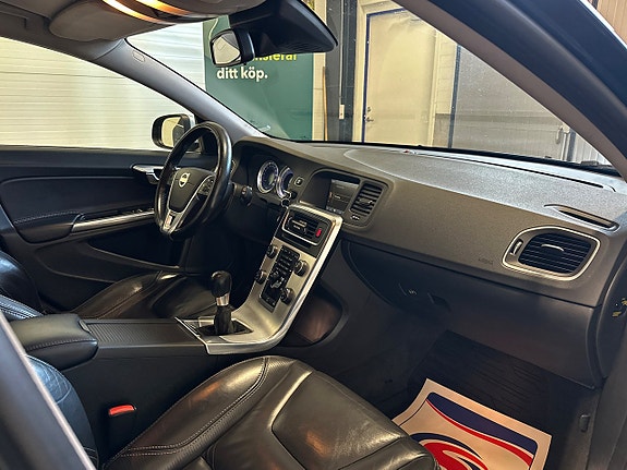 Volvo V60 11 of 22
