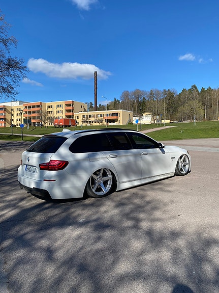 BMW 520d 3 of 9