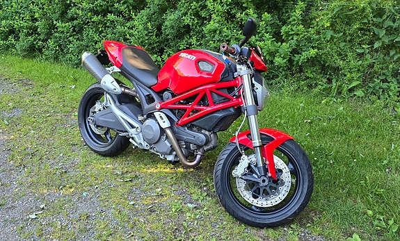 Ducati Monster 2 of 7
