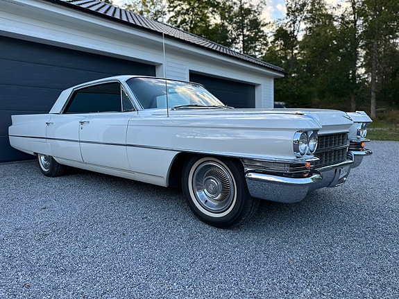 Cadillac Series 62 4 of 5