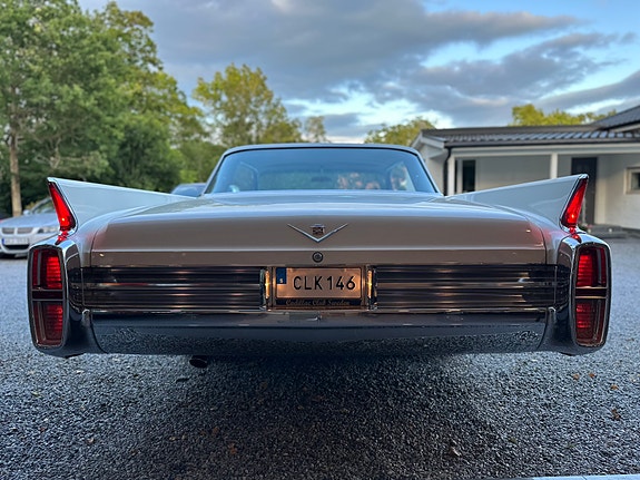 Cadillac Series 62 7 of 29