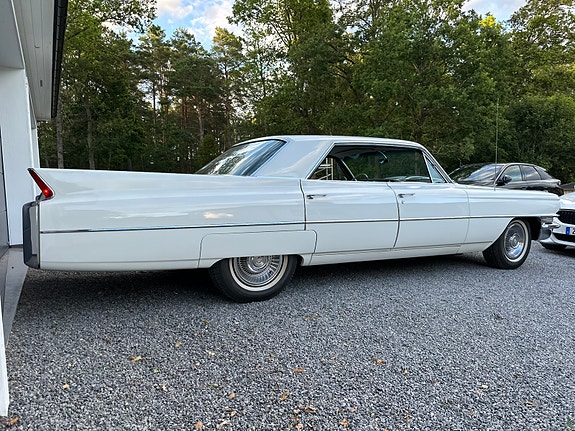 Cadillac Series 62 8 of 29