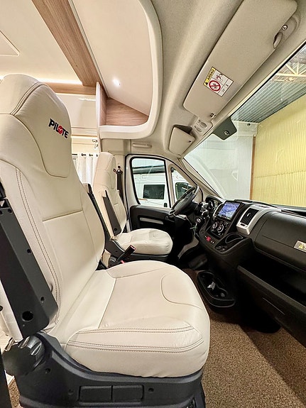 Pilote P 740 GJ Evidence Vinterpaket Automat 3500kg B-kort 8 of 30