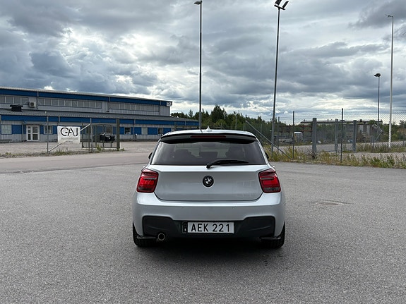 BMW 118d 4 of 11