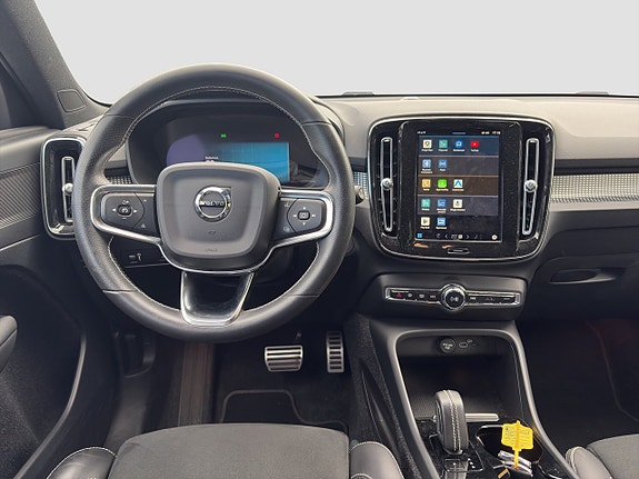 Volvo XC40 12 of 21