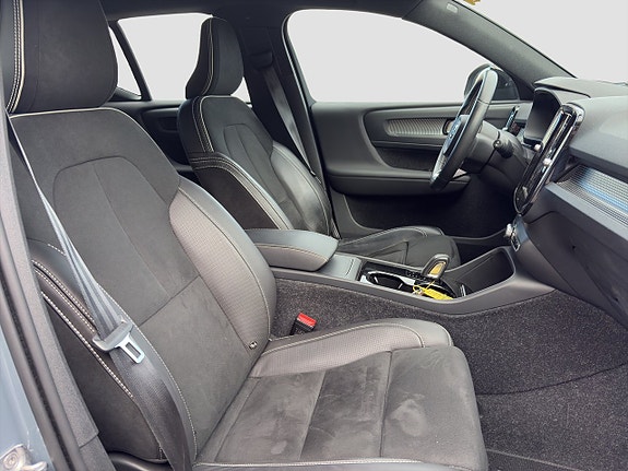Volvo XC40 19 of 21