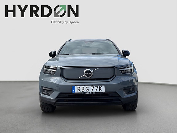 Volvo XC40 2 of 21