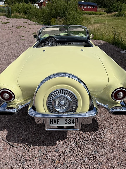 Ford Thunderbird 8 of 13