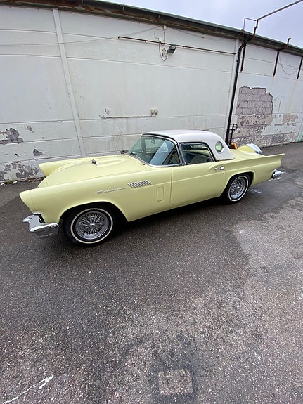 Ford Thunderbird 12 of 13