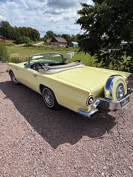 Ford Thunderbird 3 of 13