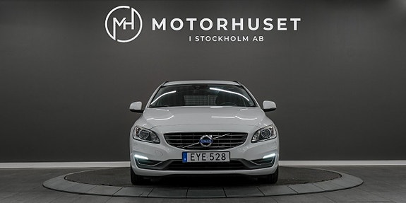 Volvo V60 2 of 18