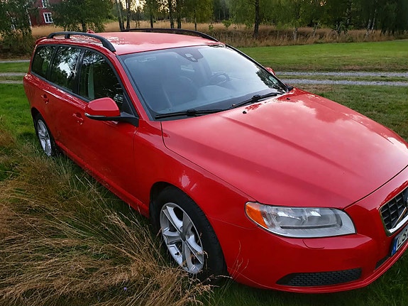 Volvo V70 3 of 4