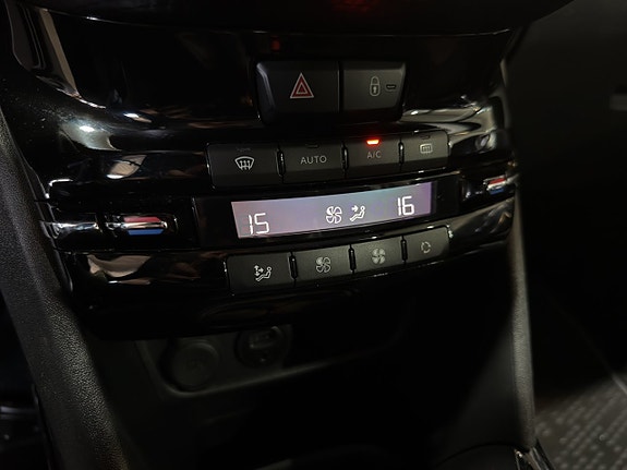 Peugeot 2008 17 of 25