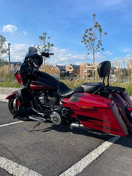 Harley-Davidson Street Glide CVO 3 of 4