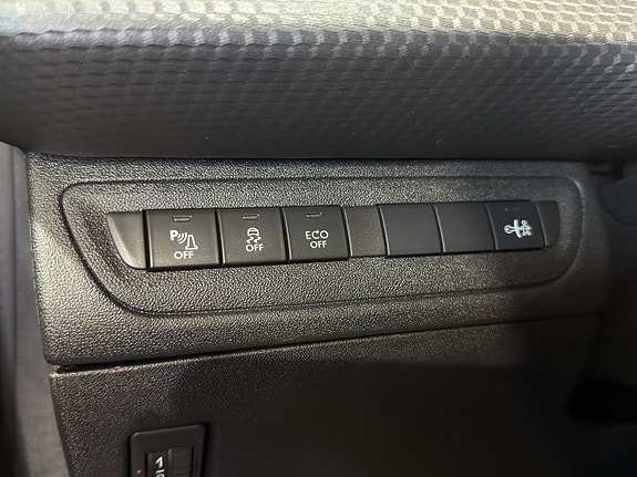Peugeot 2008 21 of 26