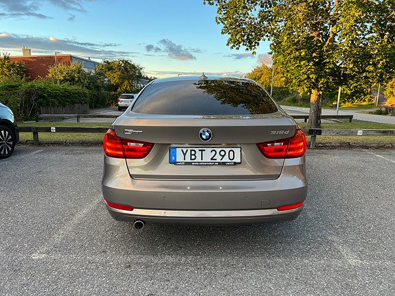 BMW 318d 14 of 23