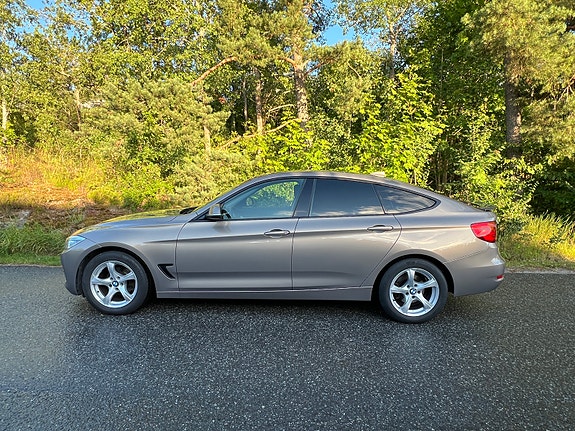 BMW 318d 4 of 23