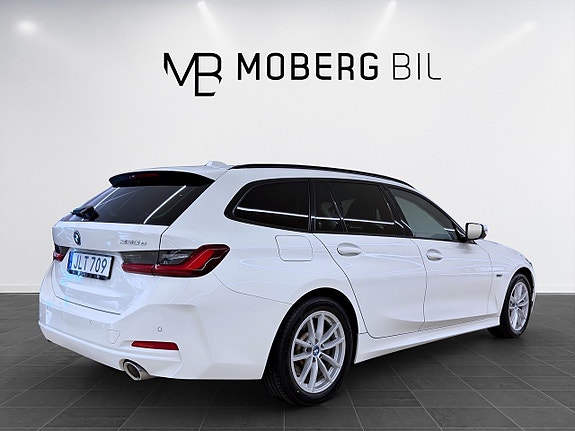 BMW 330e 5 of 16