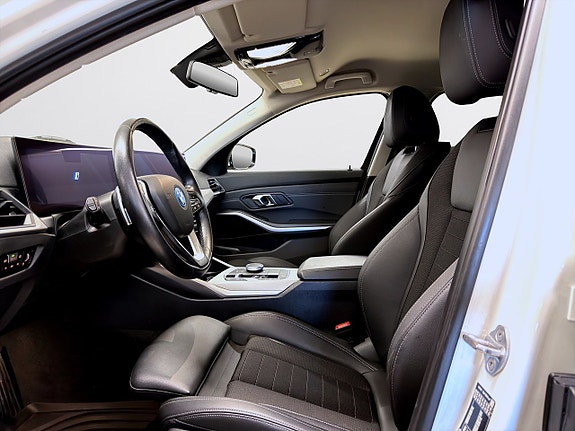 BMW 330e 8 of 16