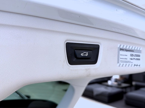 BMW 330e 15 of 16
