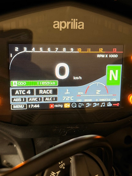 Aprilia Tuono V4 1100 5 of 5