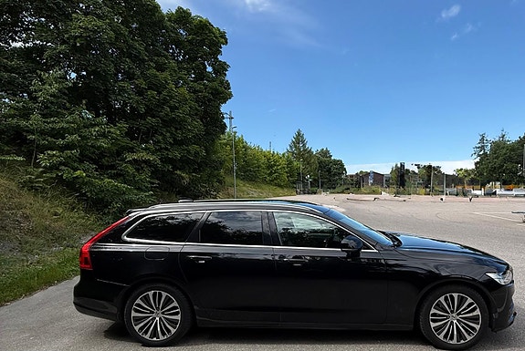 Volvo V90 2 of 5