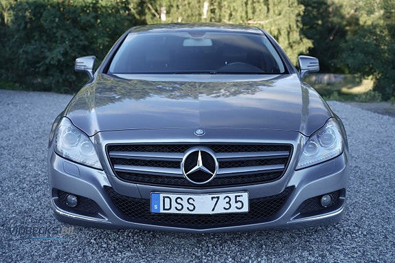 Mercedes-Benz CLS350 2 of 5