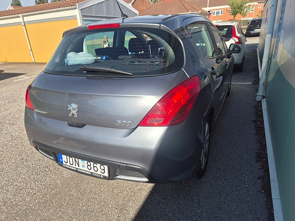 Peugeot 308 4 of 4