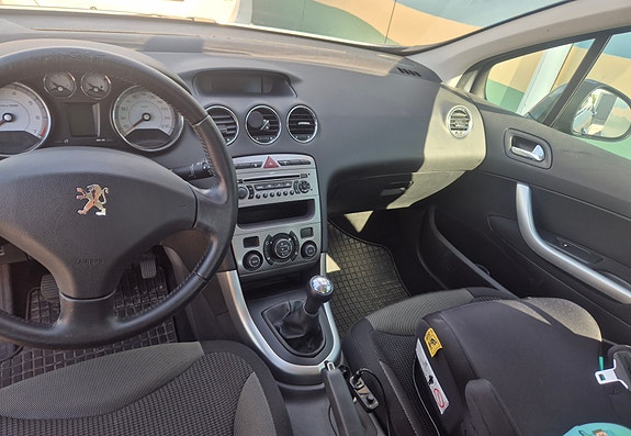 Peugeot 308 3 of 4