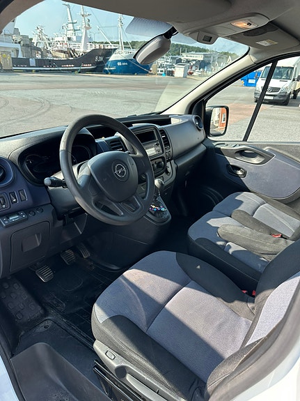 Opel Vivaro 8 of 9