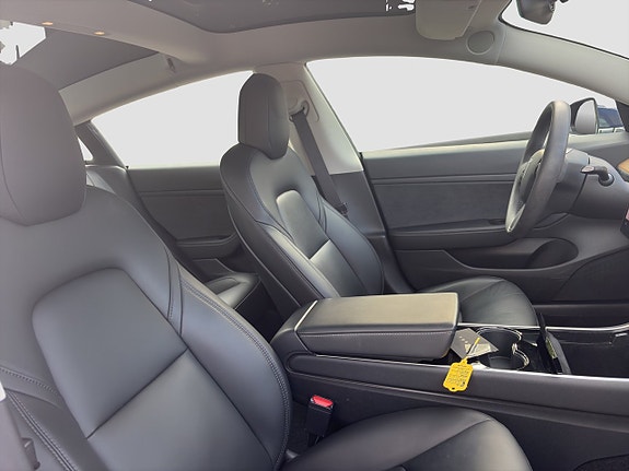 Tesla Model 3 17 of 22