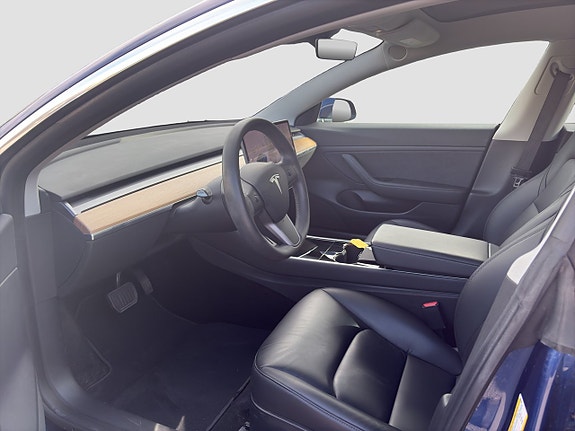 Tesla Model 3 9 of 22