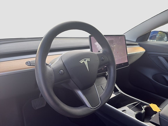 Tesla Model 3 20 of 22