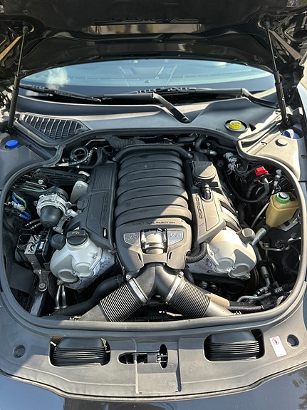 Porsche Panamera 4S 9 of 11