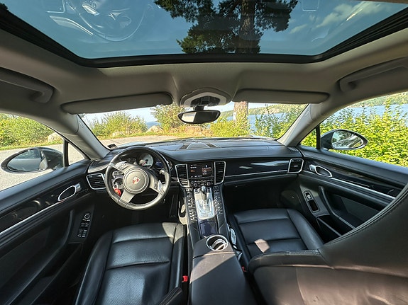 Porsche Panamera 4S 6 of 11