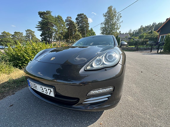 Porsche Panamera 4S 5 of 5