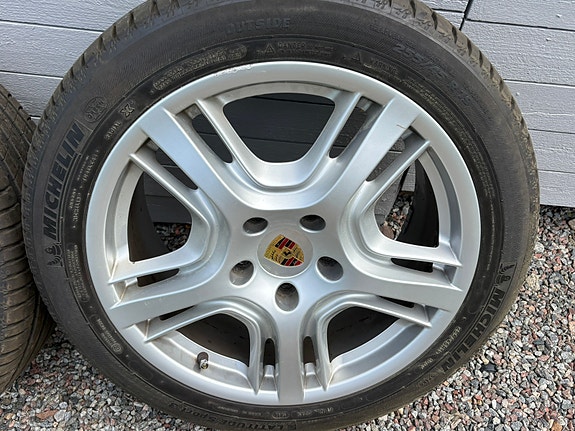 Porsche Panamera 4S 10 of 11
