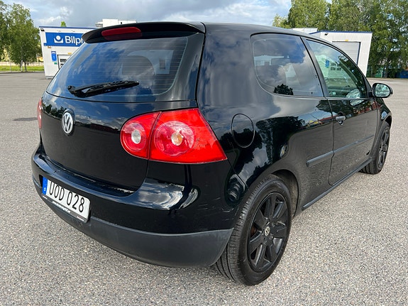 Volkswagen Golf V 5 of 5