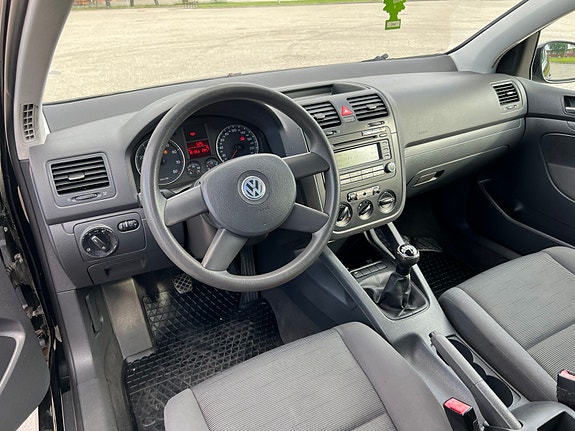 Volkswagen Golf V 3 of 5