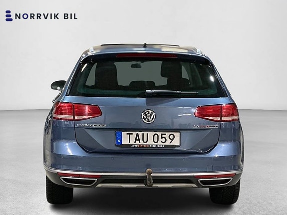 Volkswagen Passat Alltrack 7 of 26