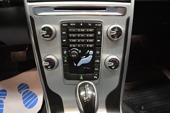 Volvo XC60 11 of 15
