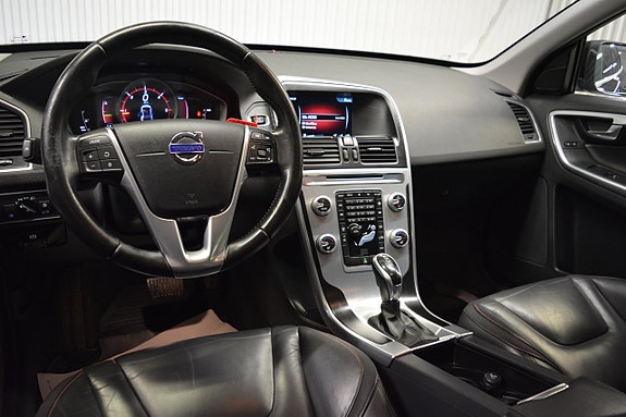Volvo XC60 7 of 15
