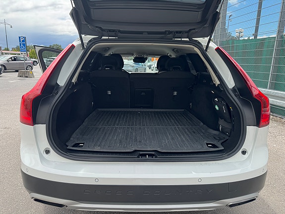 Volvo V90 Cross Country 5 of 9