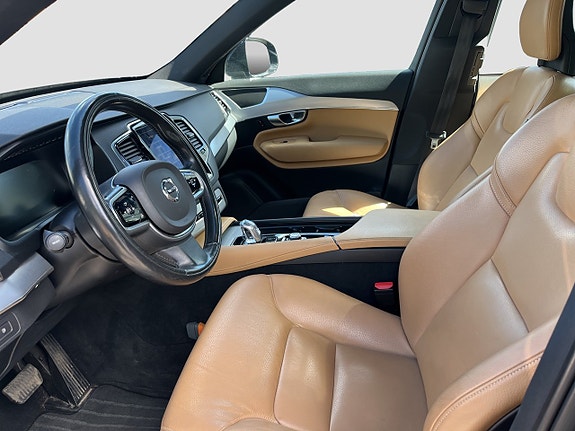 Volvo XC90 9 of 18