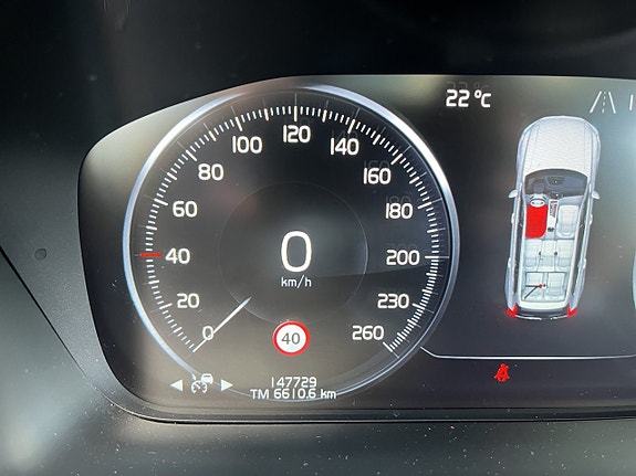 Volvo XC90 15 of 18