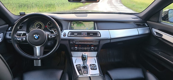 BMW 740d 8 of 15
