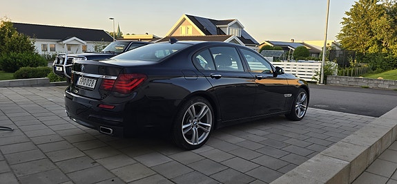 BMW 740d 5 of 5