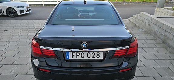 BMW 740d 6 of 15