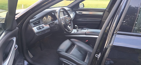 BMW 740d 10 of 15
